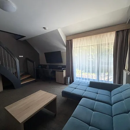 Jakuszyce Sport & 3* شكلارسكا بوريبا