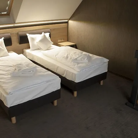 Jakuszyce Sport & 3* شكلارسكا بوريبا